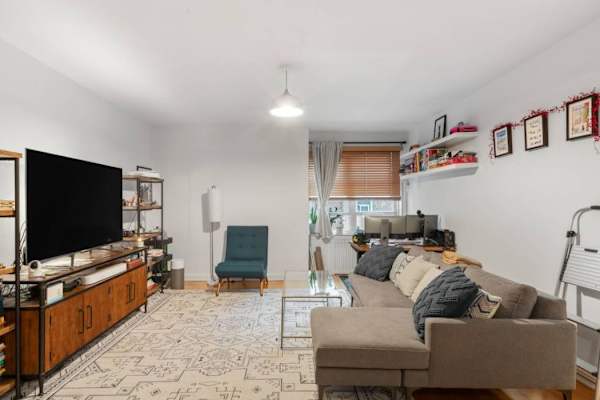 House sit in Woodside, NY, US