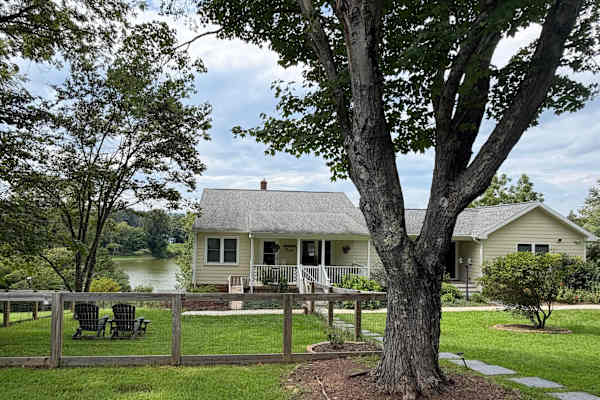 House sit in Ruckersville, VA, US