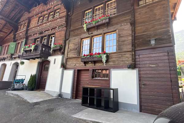 House sit in Bönigen, Switzerland