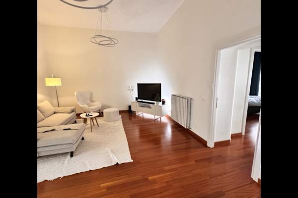 House sit in Rome, Italy