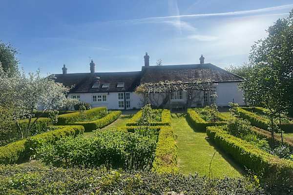 House sit in Tisbury, United Kingdom