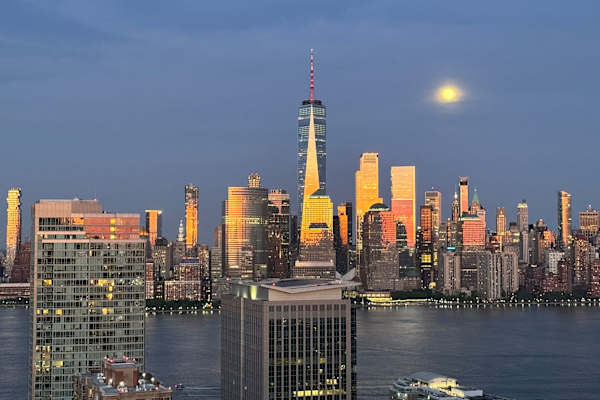 House sit in New York City, NY, US