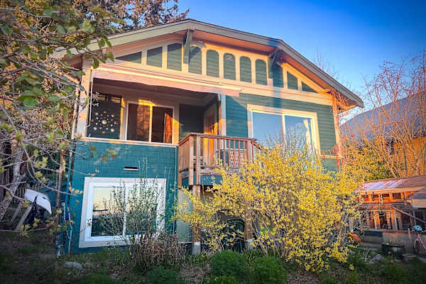 House sit in Powell River, BC, Canada
