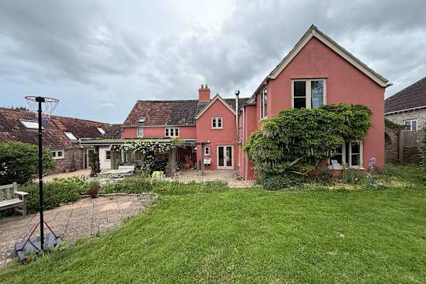 House sit in Burrington, United Kingdom