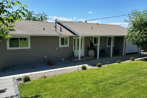 House sit in Kelowna, BC, Canada