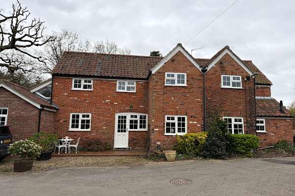 House sit in Loddon, United Kingdom