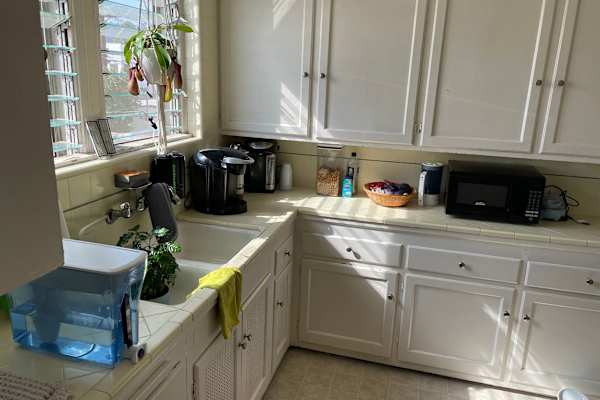 House sit in West Hollywood, CA, US