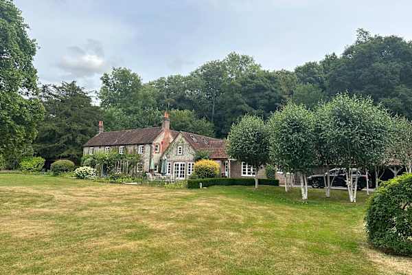 House sit in Bramdean, United Kingdom