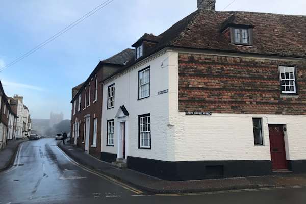 House sit in Wye, United Kingdom