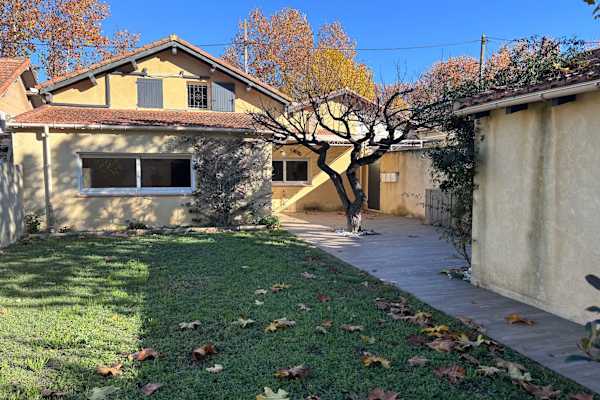 House sit in Les Milles, France