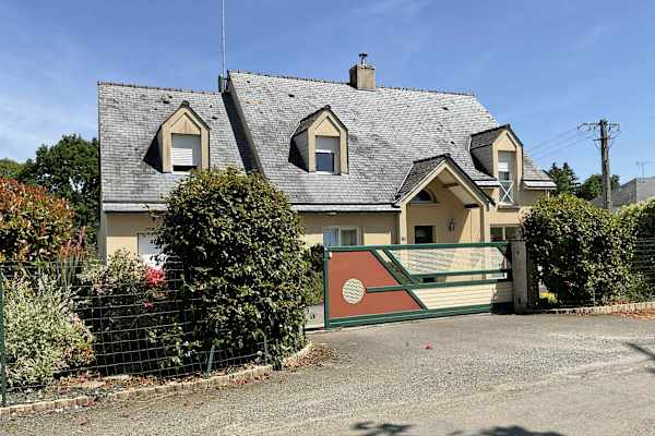 House sit in Saint-Brice-en-Coglès, France