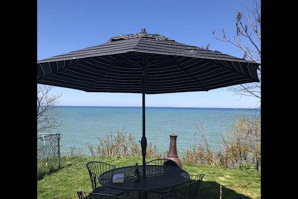 House sit in Grimsby Beach, ON, Canada