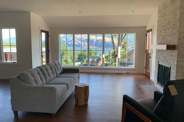 House sit in Mosier, OR, US