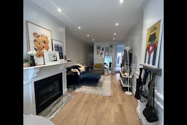 House sit in Washington, D.C., Washington, D.C., US