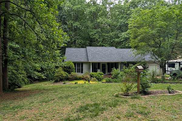 House sit in Mooresville, NC, US