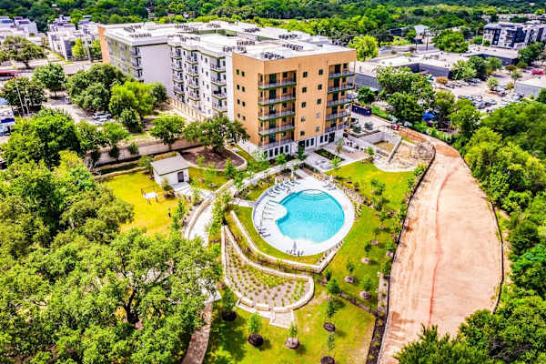 House sit in Austin, TX, US