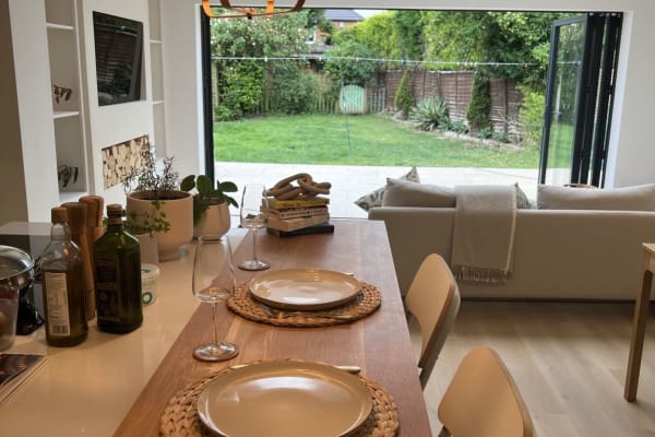 House sit in Leeds, United Kingdom