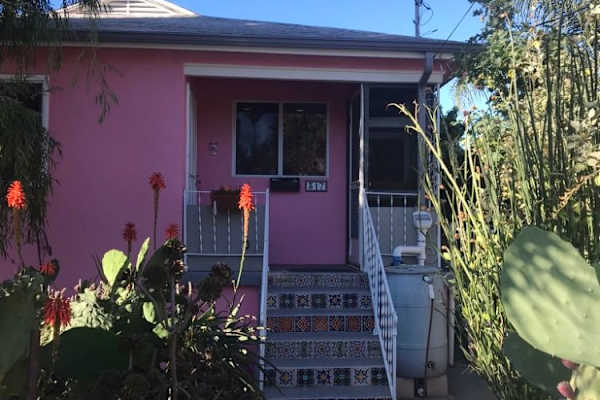 House sit in Los Angeles, CA, US