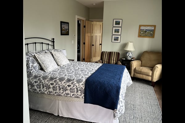 House sit in Asheville, NC, US
