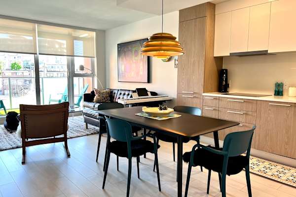 House sit in Vancouver, BC, Canada