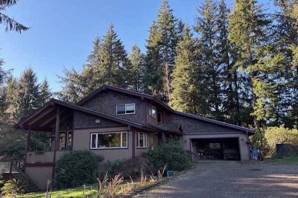 House sit in Siletz, OR, US