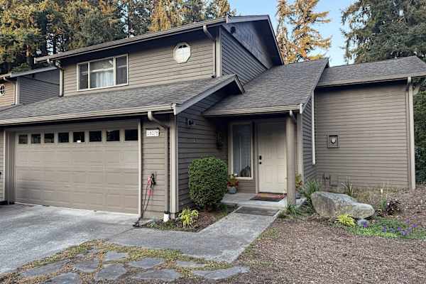 House sit in Lynnwood, WA, US