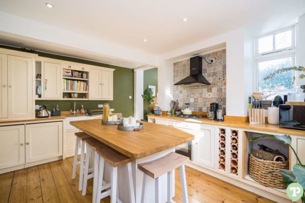 House sit in Wheatley, United Kingdom