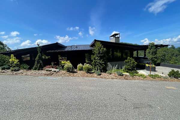 House sit in Asheville, NC, US