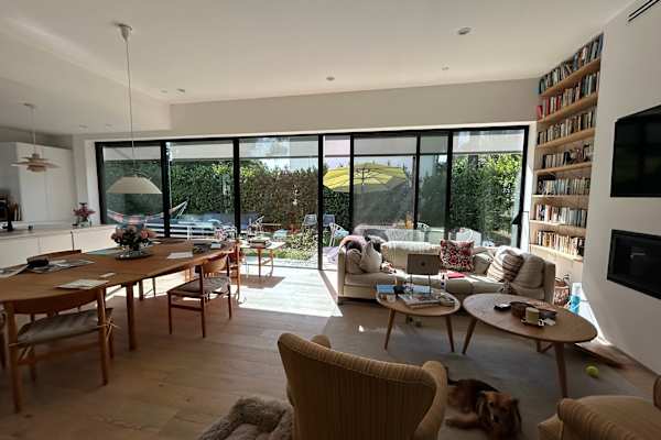 House sit in Culver City, CA, US