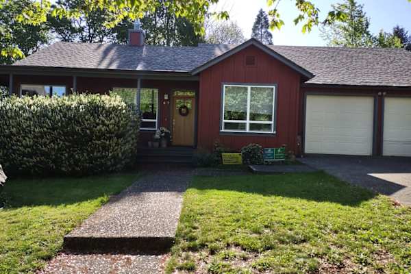 House sit in Hood River, OR, US