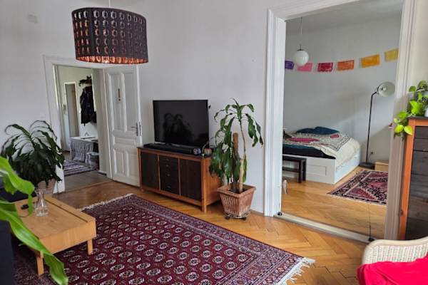 House sit in Vienna, Austria