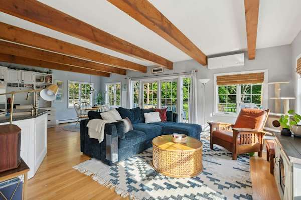 House sit in South Portland, ME, US