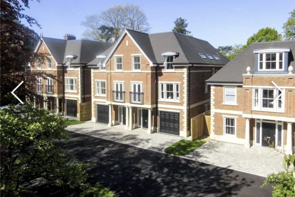 House sit in Weybridge, United Kingdom