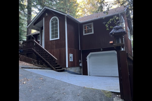 House sit in Guerneville, CA, US