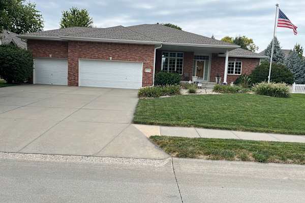 House sit in Omaha, NE, US