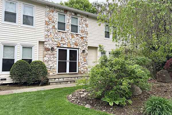 House sit in White Plains, NY, US