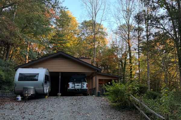 House sit in Brevard, NC, US