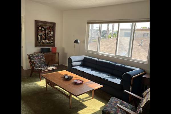 House sit in Los Angeles, CA, US