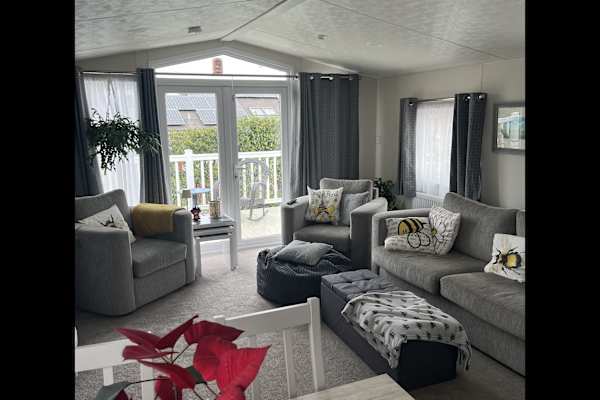 House sit in Gloucester, United Kingdom