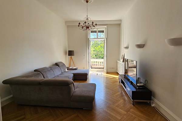 House sit in Vienna, Austria