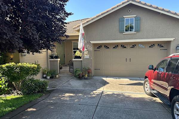 House sit in Roseville, CA, US