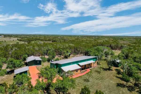 House sit in Leander, TX, US