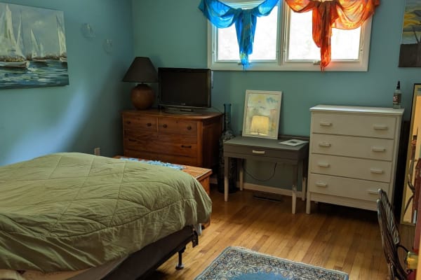 House sit in Charlottesville, VA, US