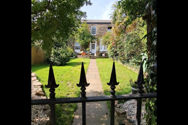 House sit in Sheffield, United Kingdom