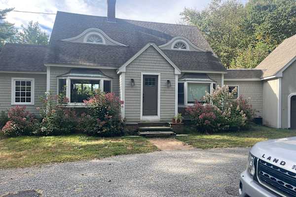 House sit in Jaffrey Center, NH, US