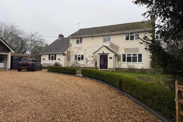 House sit in Wimborne Minster, United Kingdom