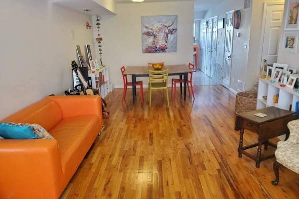 House sit in Staten Island, NY, US