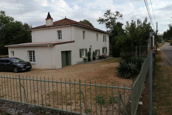 House sit in Feuillade, France