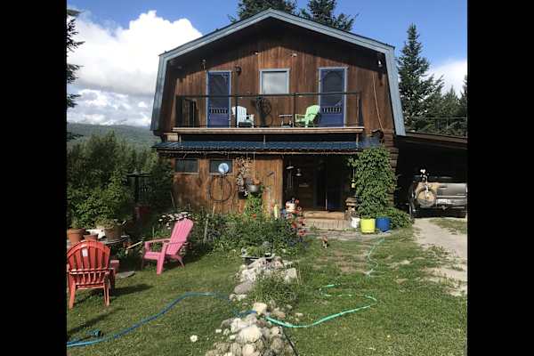 House sit in Golden, BC, Canada
