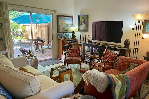 House sit in Davis, CA, US